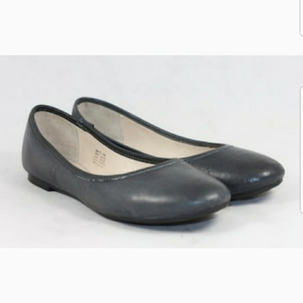8.5 Fitzwell gray flats